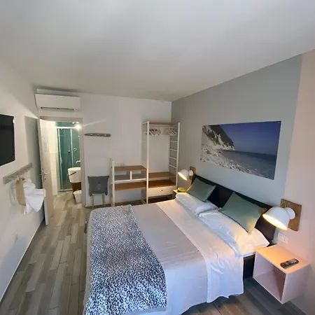 Bed & Breakfast B&b125metrisulmare San Michele 4*