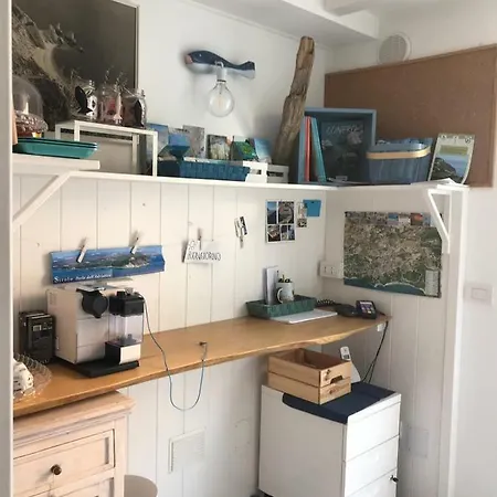 125metri Sul Mare Bed & Breakfast *